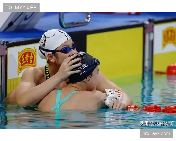 叶诗文手机里会藏多少秘密？别看泳池里多清纯，生活上的故事简直电视剧级别！