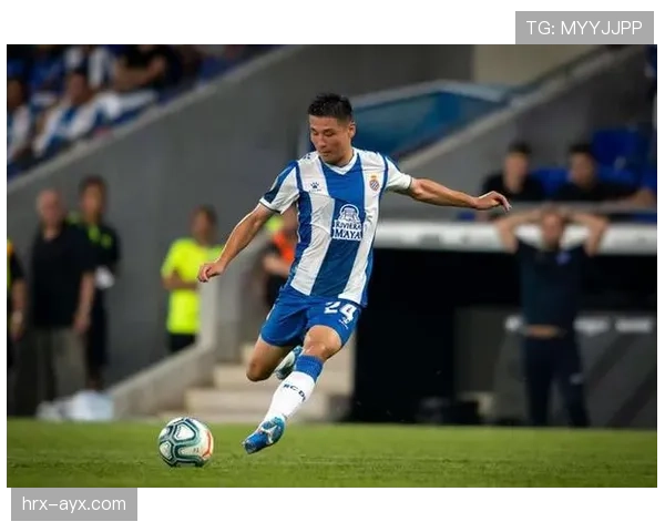 董志豪打完球回家像换了个人，餐桌上的豪华阵仗比赛场都抢眼